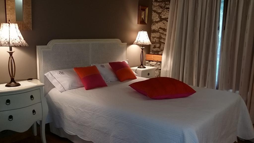 Posada El Salin Hotel Muñorrodero Szoba fotó